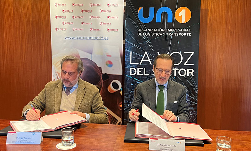 Ángel Asensio y Francisco Aranda firman el acuerdo 